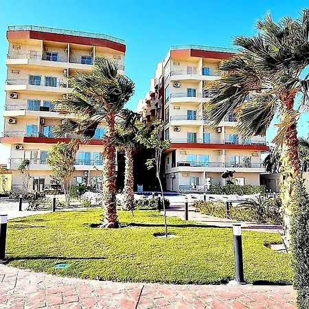 Hurghada 2Bed Beachfront On-The-Beach Apartment